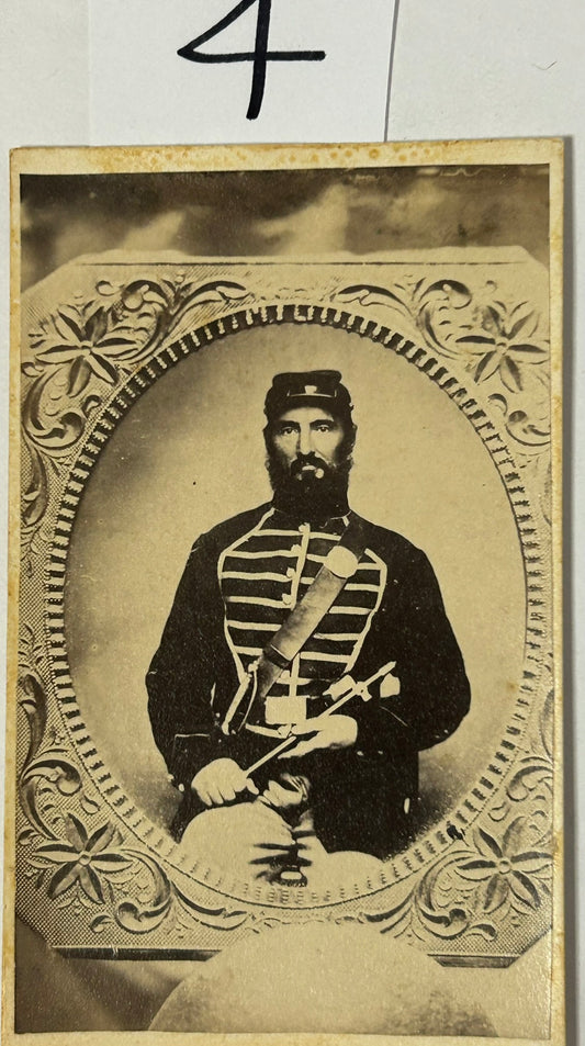 CIVIL WAR SOLDIER MUSICIAN CDV PHOTOGRAPH