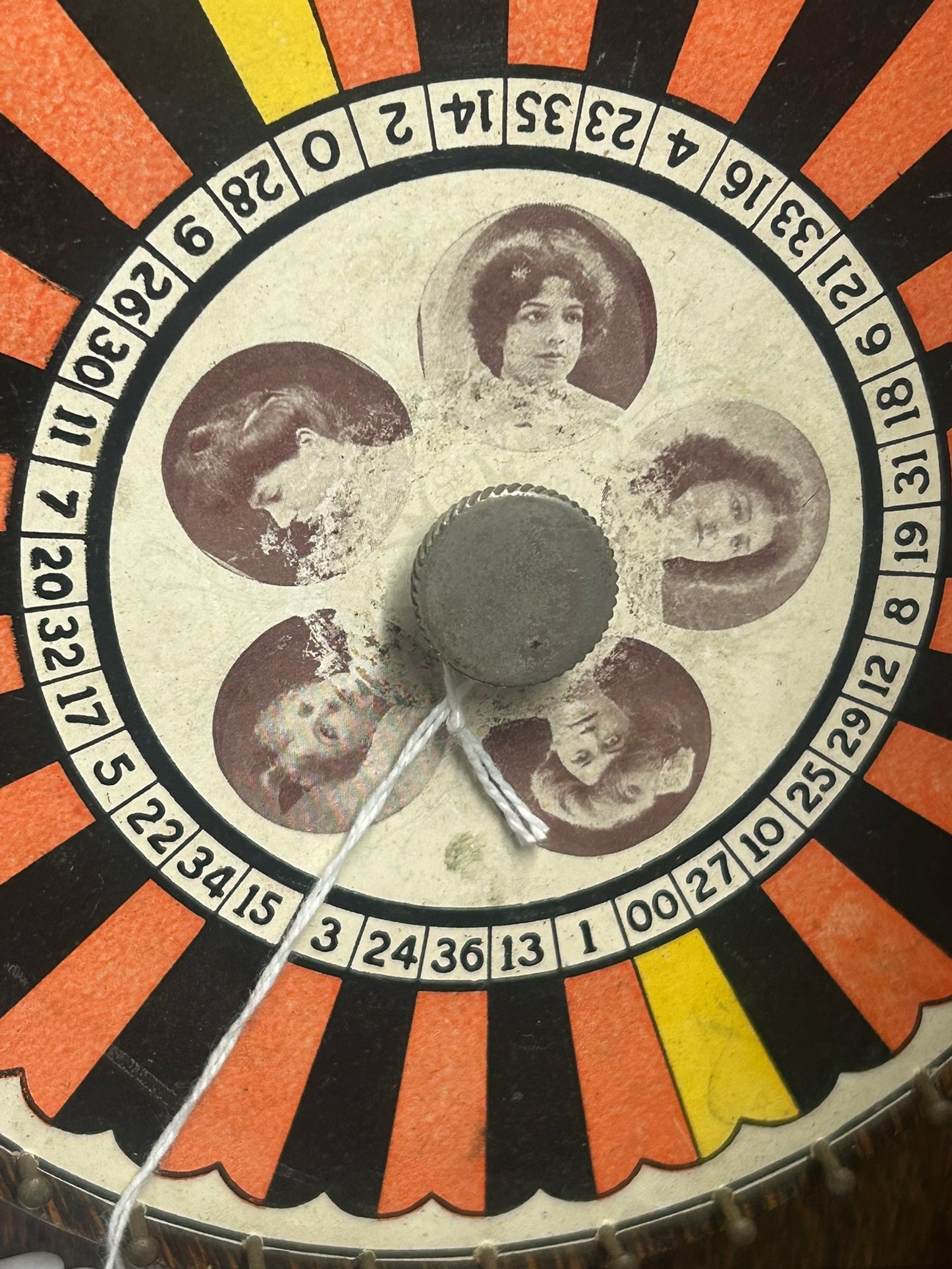 ROULETTE WHEEL PORTABLE ANTIQUE GAMBLING GAME WITH WOMEN ILLUSTRATIONS