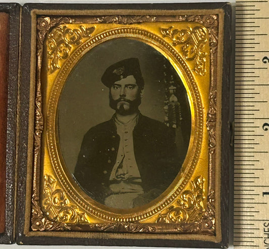 CIVIL WAR SOLDIER WEARING UNUSUAL HAT TINTYPE PORTRAIT IN CASE