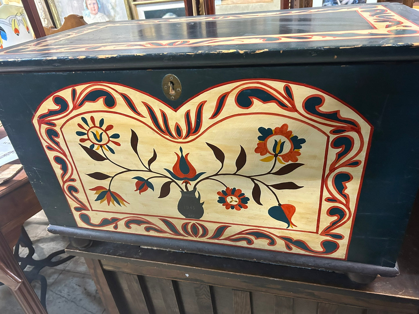 PENNSYLVANIA STYLE PAINT DECORATED EARLY WOODEN CHEST