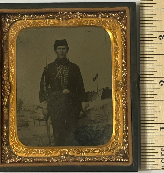 CIVIL WAR ARMED SOLDIER WITH PATRIOTIC CAMP SCENE BACKGROUND TINTYPE PORTRAIT
