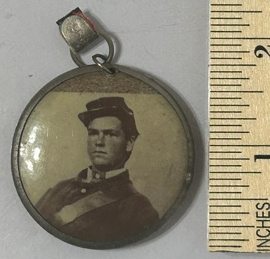 CIVIL WAR SOLDIER PHOTO MEDALLION WITH REVERSE PHOTO OF HIM LATER AS PRIEST
