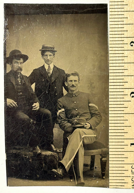 SOLDIER TIN TYPE WITH TWO CIVILIANS 1800'S