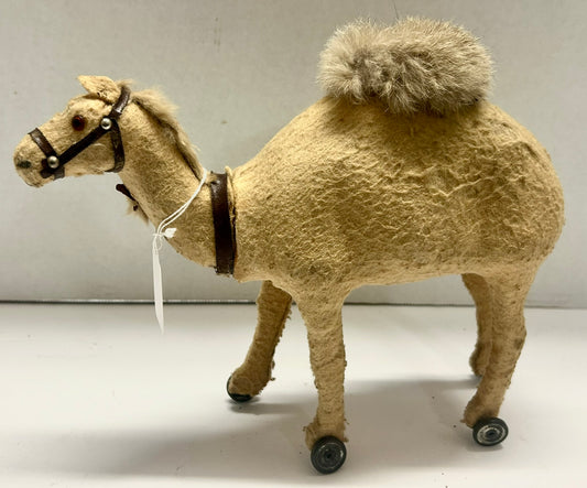 CAMEL ANTIQUE PLATFORM PULL TOY