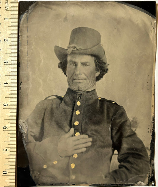 CIVIL WAR UNION SOLDIER LARGE TINTYPE