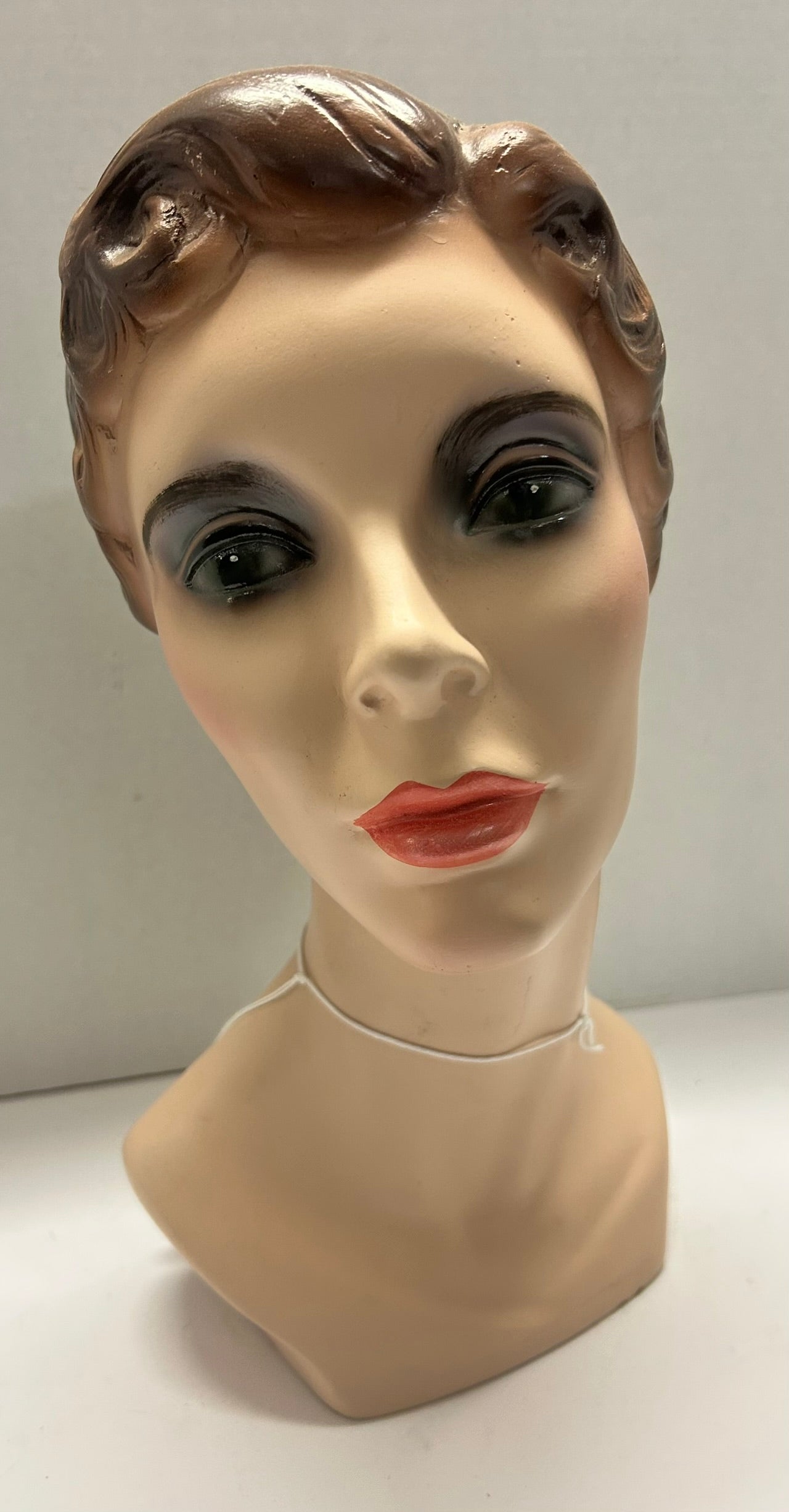 WOMAN MILLINERY HAT DISPLAY HEAD 1951