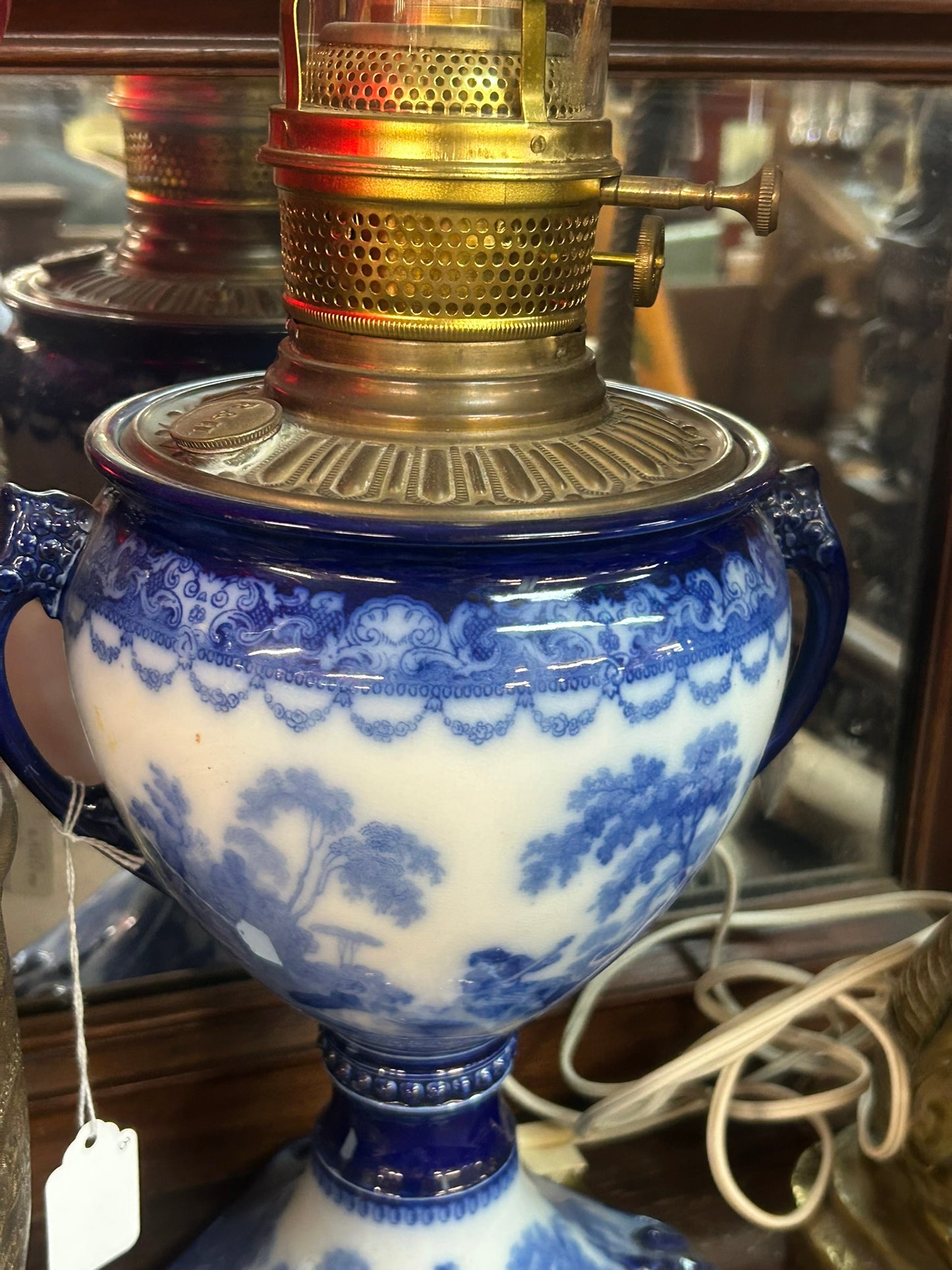 FLOW BLUE URN KEREOSCENE LAMP