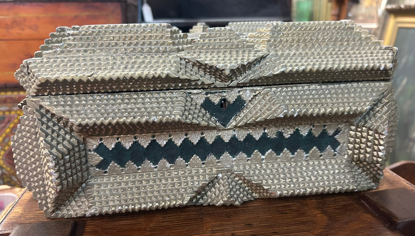 TRAMP ART PAINTED BOX