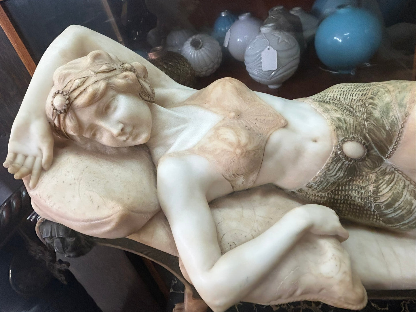 ANTIQUE MARBLE AND ALABASTER EGYPTIAN REVIVAL STYLE WOMAN LAYING DOWN STATUE