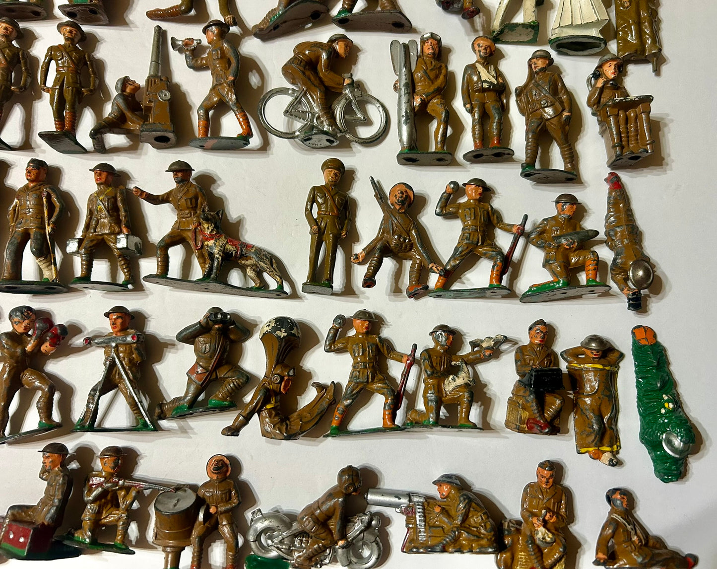 ANTIQUE TOY LEAD SOLDIERS GROUP WITH MANY UNUSUAL