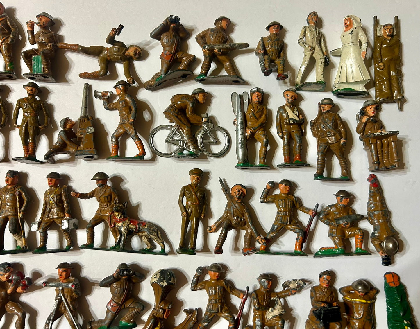 ANTIQUE TOY LEAD SOLDIERS GROUP WITH MANY UNUSUAL
