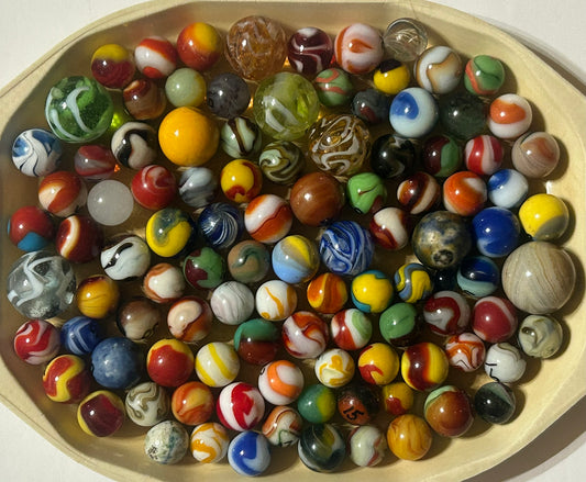 MARBLE COLLECTION OF VARIED TYPES AND SIZES