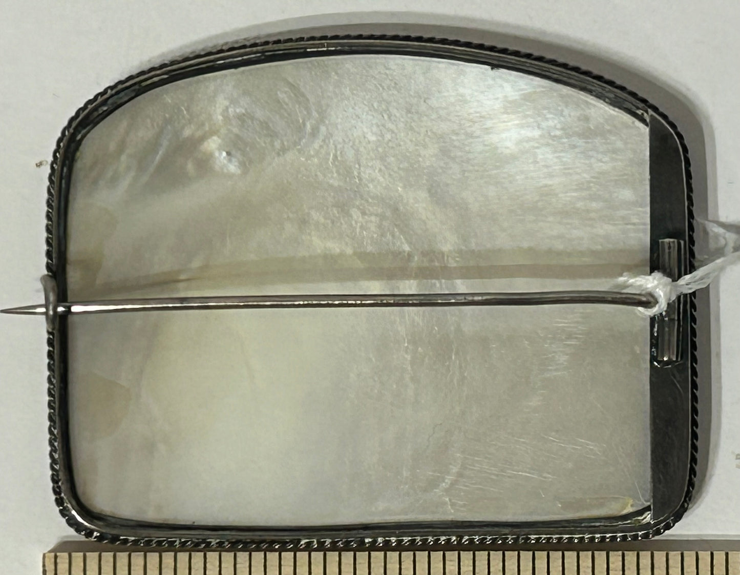 ANTIQUE MOTHER OF PEARL CARVED LARGE CAMEO BROACH