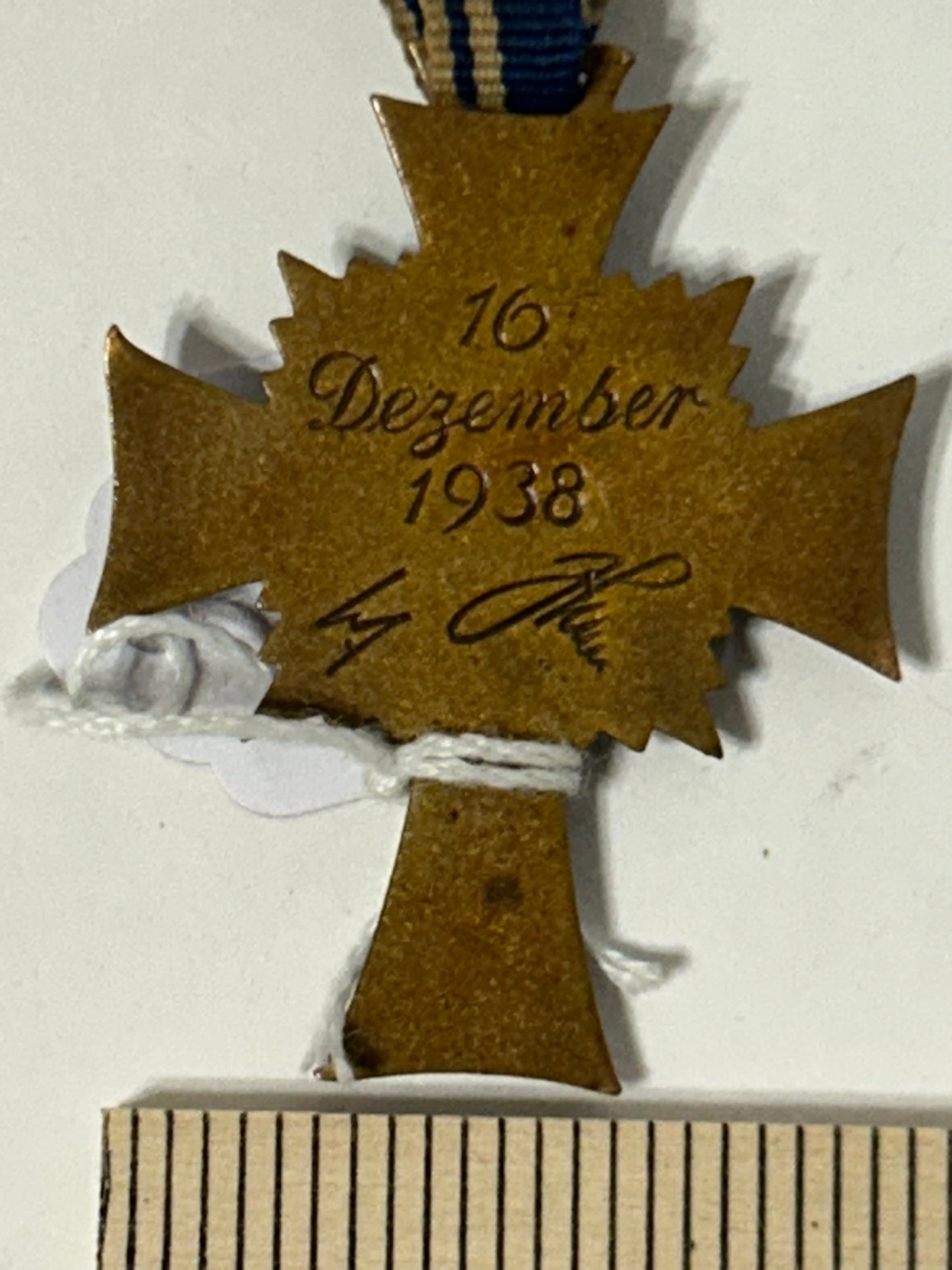WWII GERMAN MOTHERS MEDAL WITH RIBBON