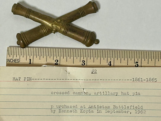 CIVIL WAR CROSSED CANNONS ARTILLERY HAT INSIGNIA