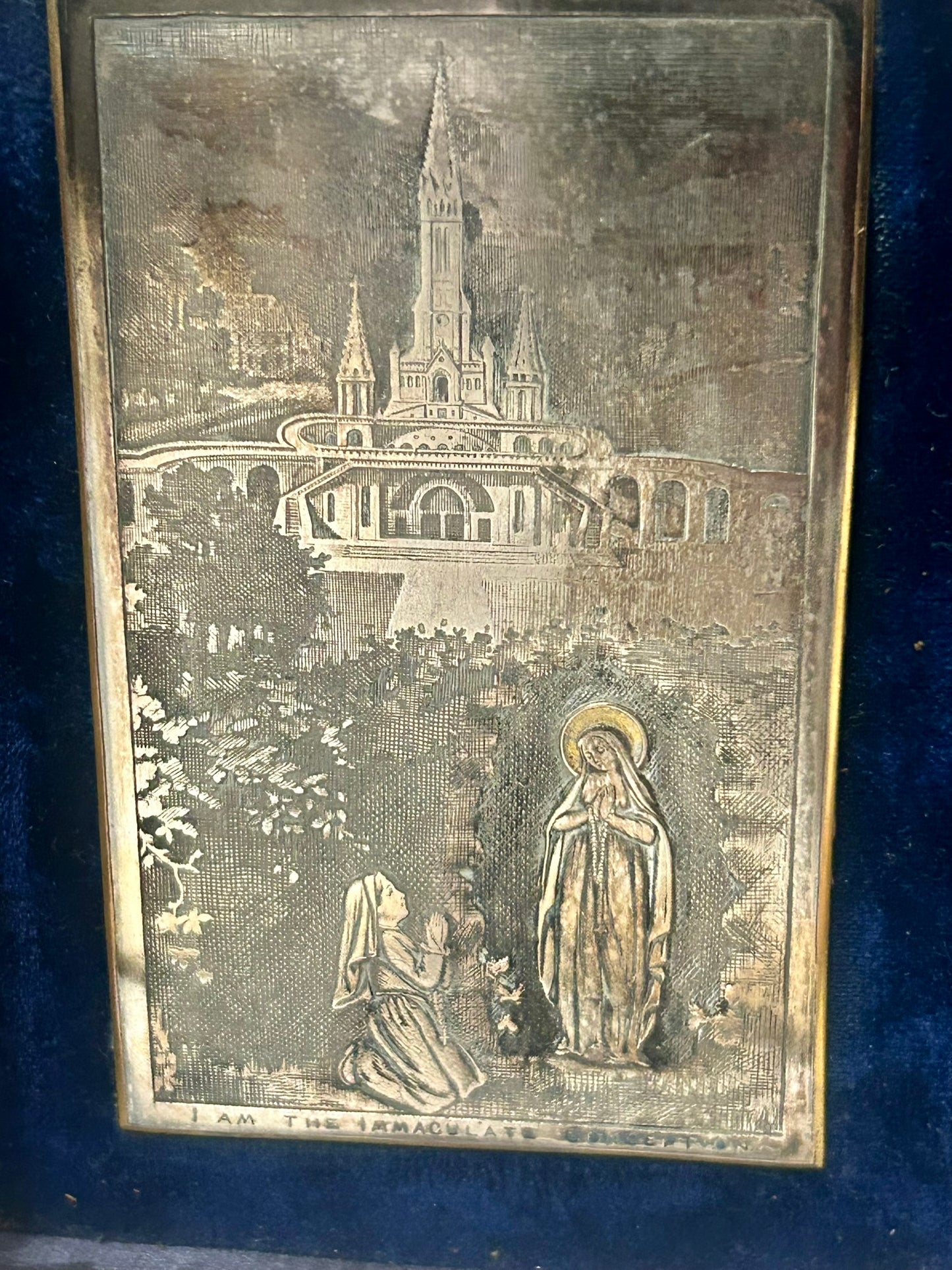 ANTIQUE METAL ENGRAVED RELIGIOUS PLAQUE IN CASE