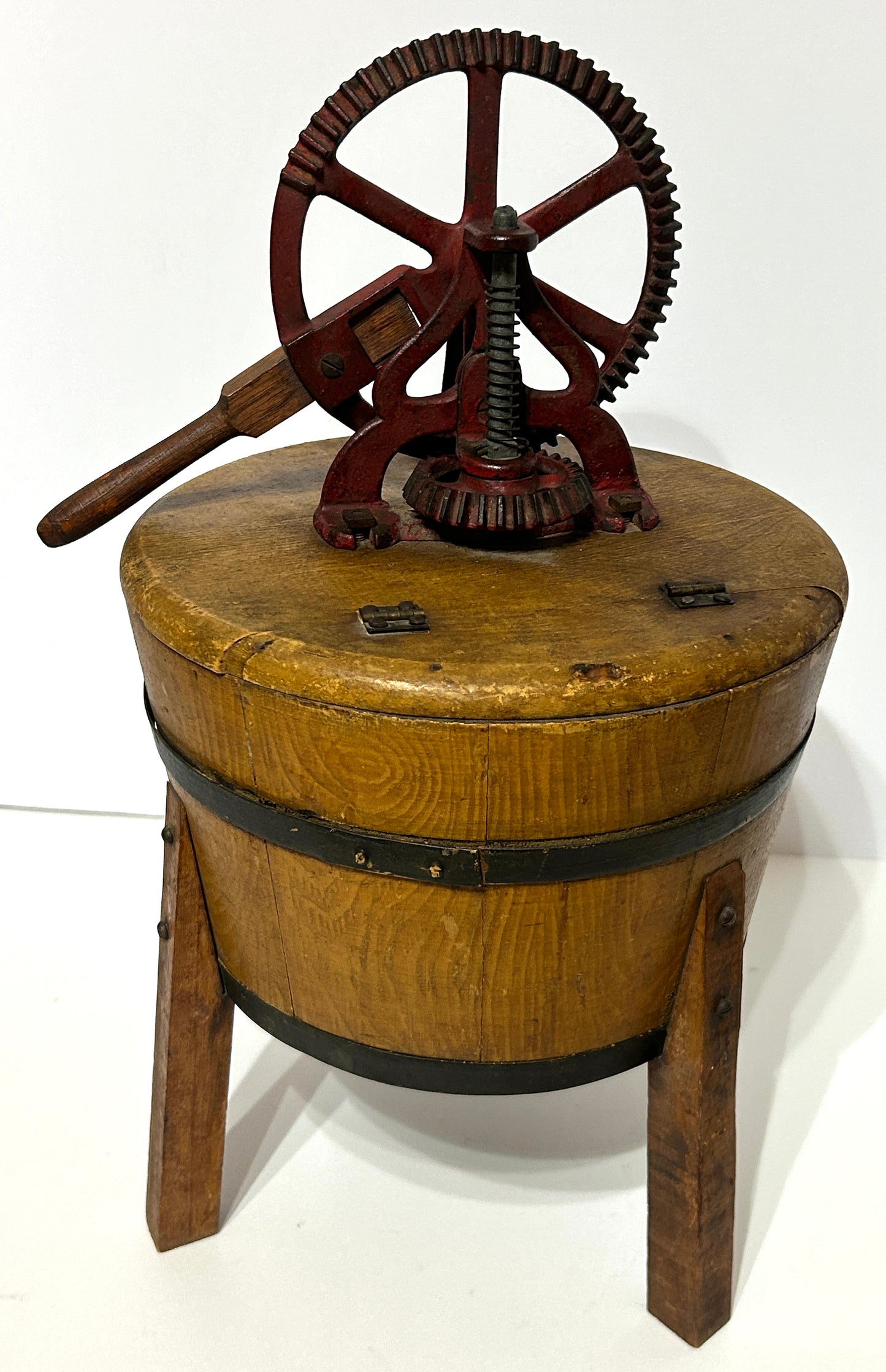 ANTIQUE SALESMAN SAMPLE OR TOY COLUMBIA WASHING MACHINE
