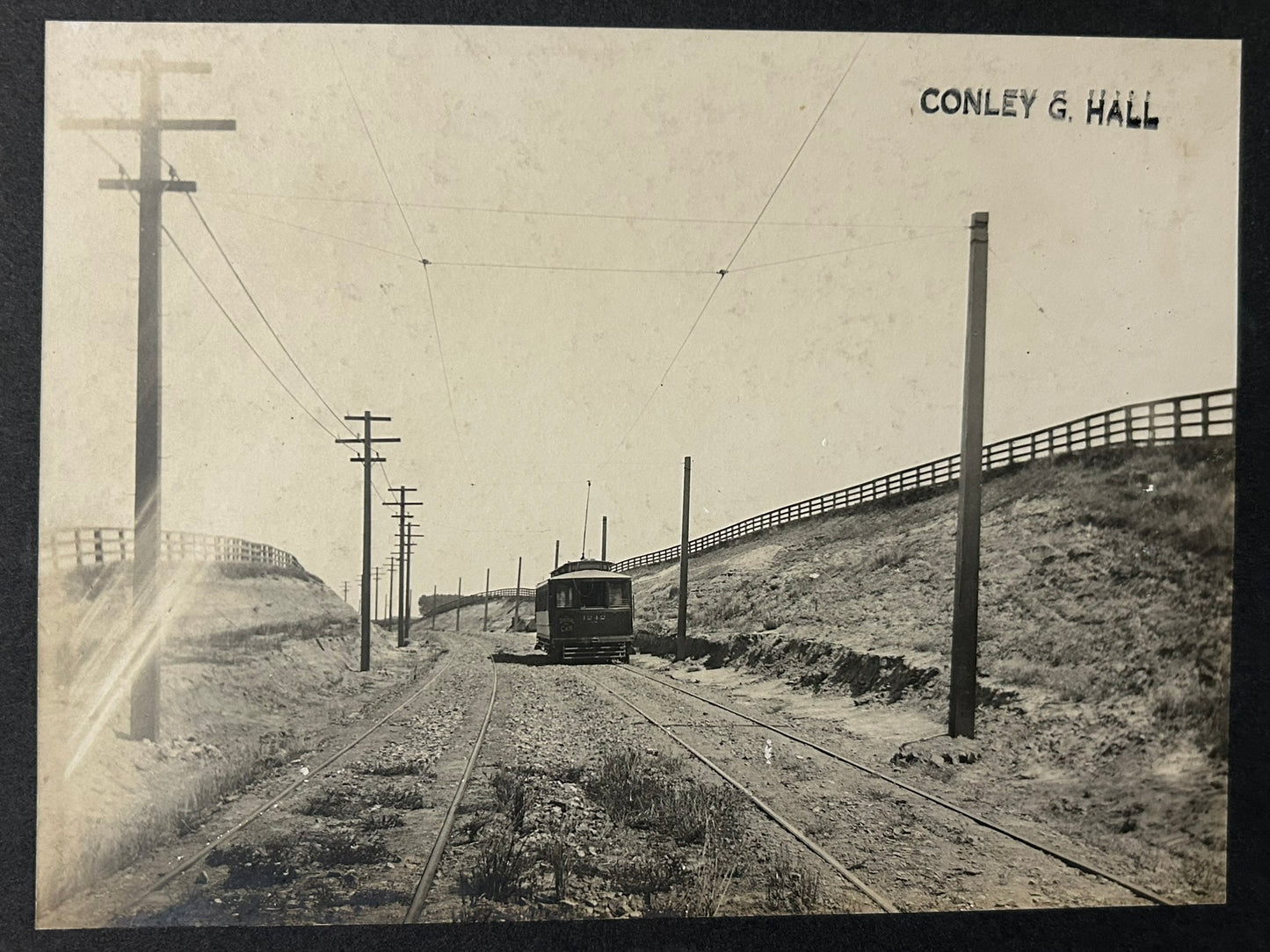 ANTIQUE PHOTOGRAPH OF CABLE CAR