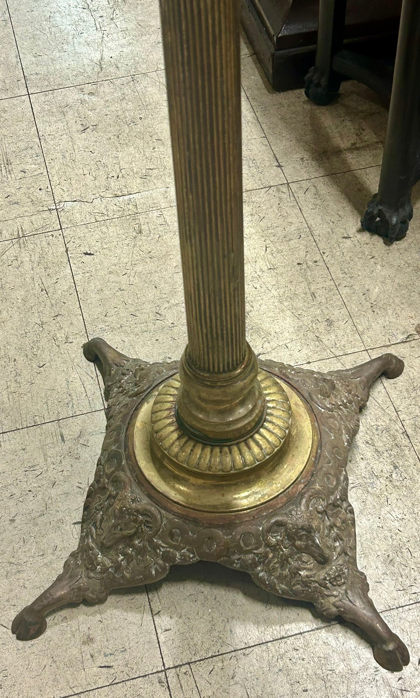 ANTIQUE KEROSENE FLOOR LAMP
