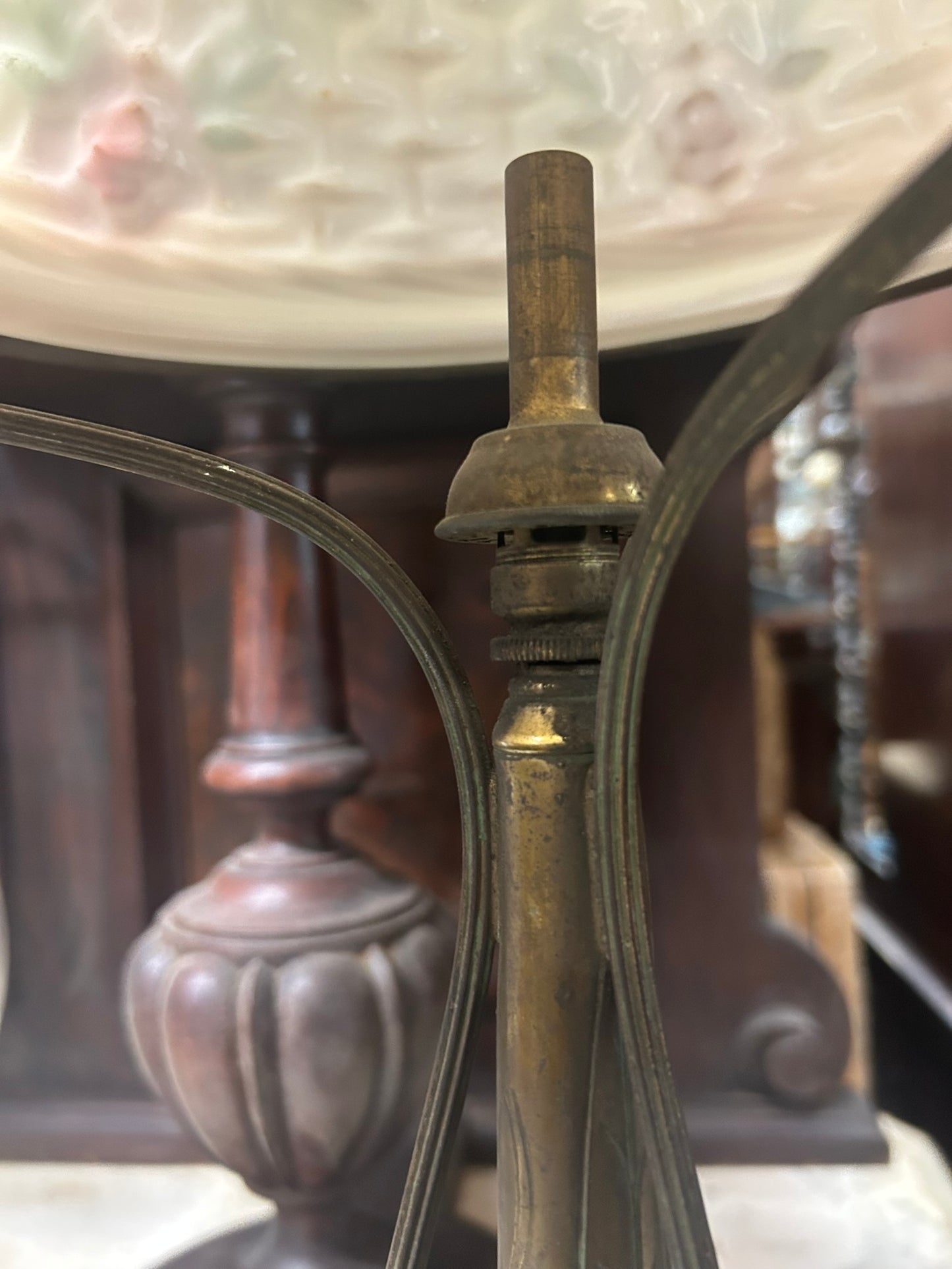ANTIQUE LAMP WITH BASKET DESIGN GLASS SHADE