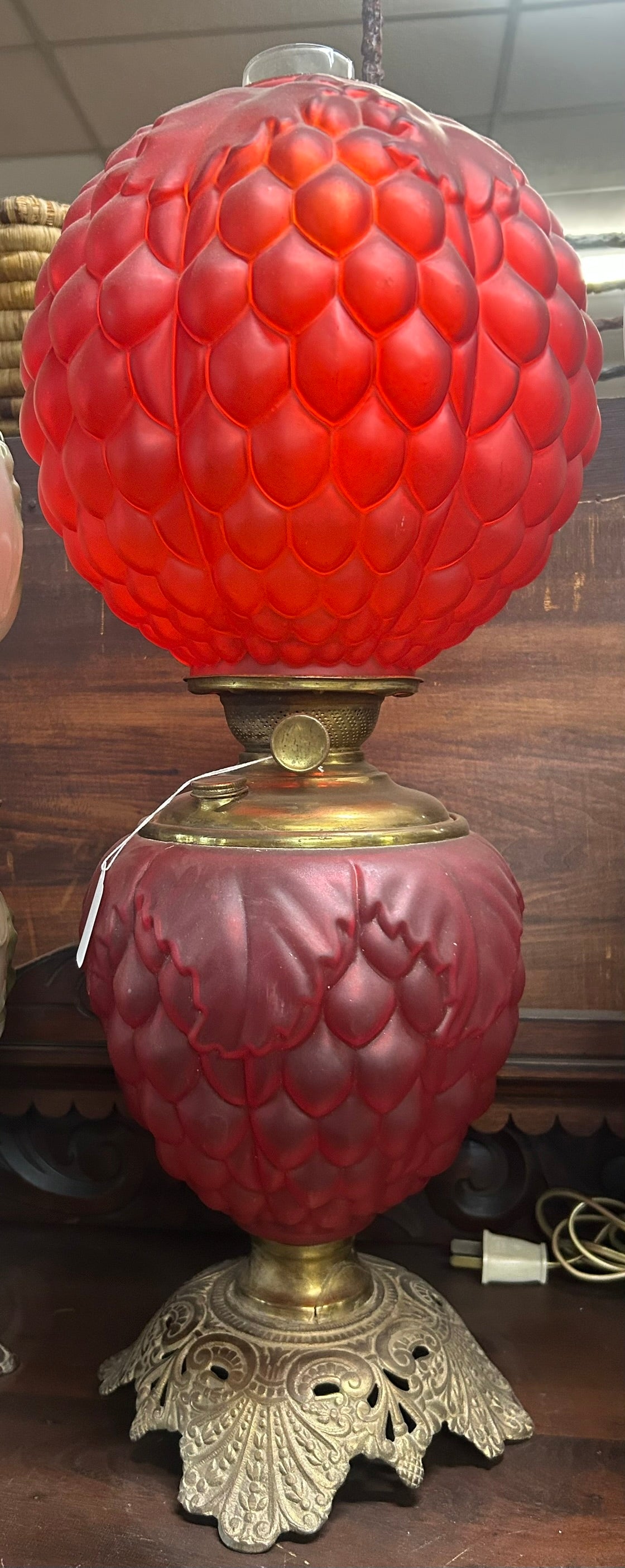 GONE WITH THE WIND ANTIQUE RED SATIN ARTICHOKE DESIGN LAMP