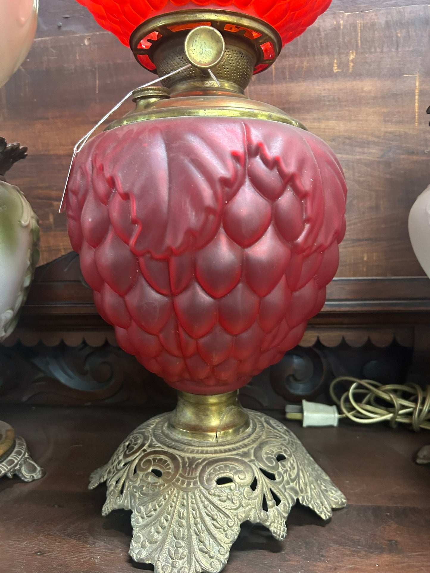 GONE WITH THE WIND ANTIQUE RED SATIN ARTICHOKE DESIGN LAMP