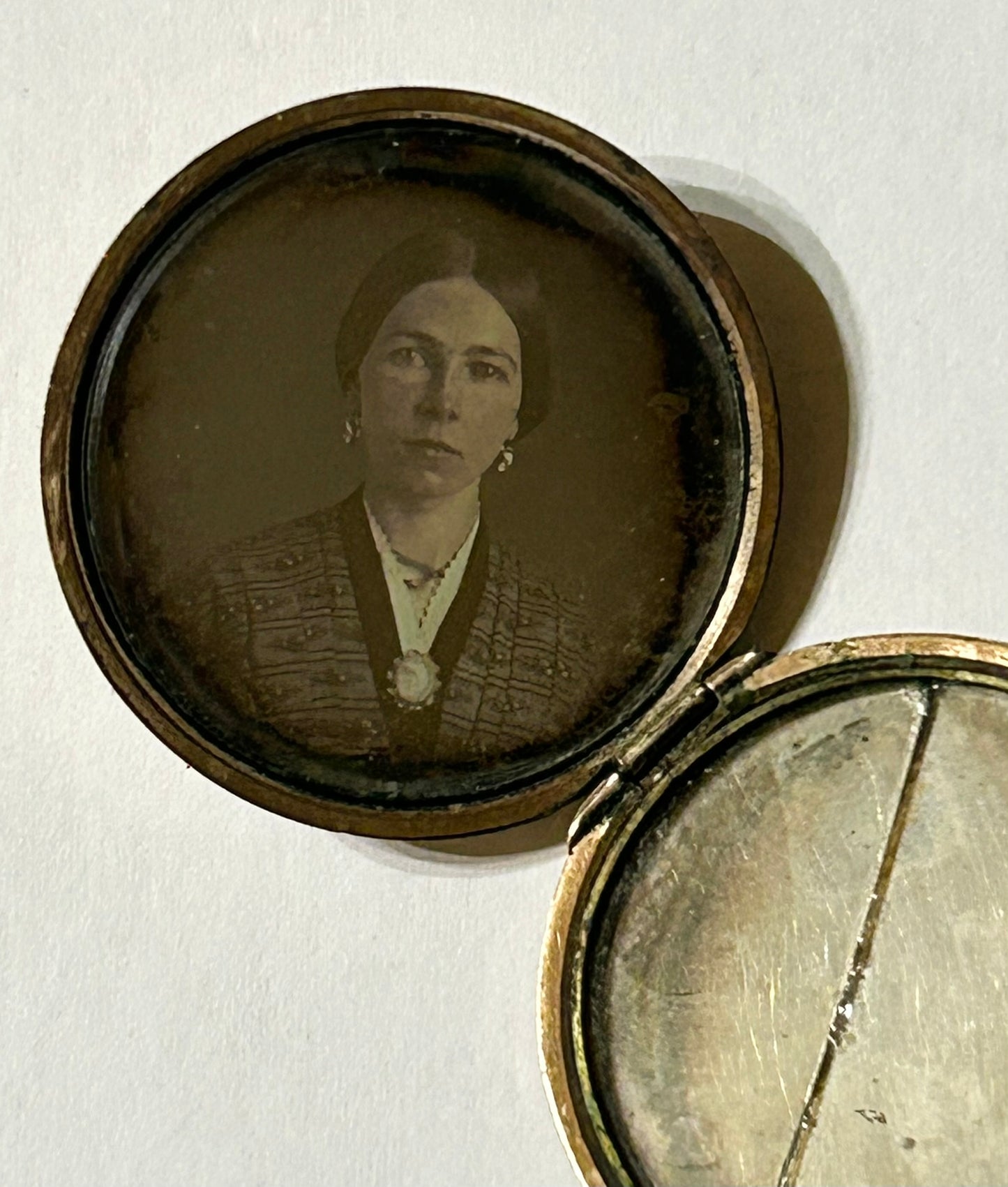 DAGUERREOTYPE PHOTO LOCKET