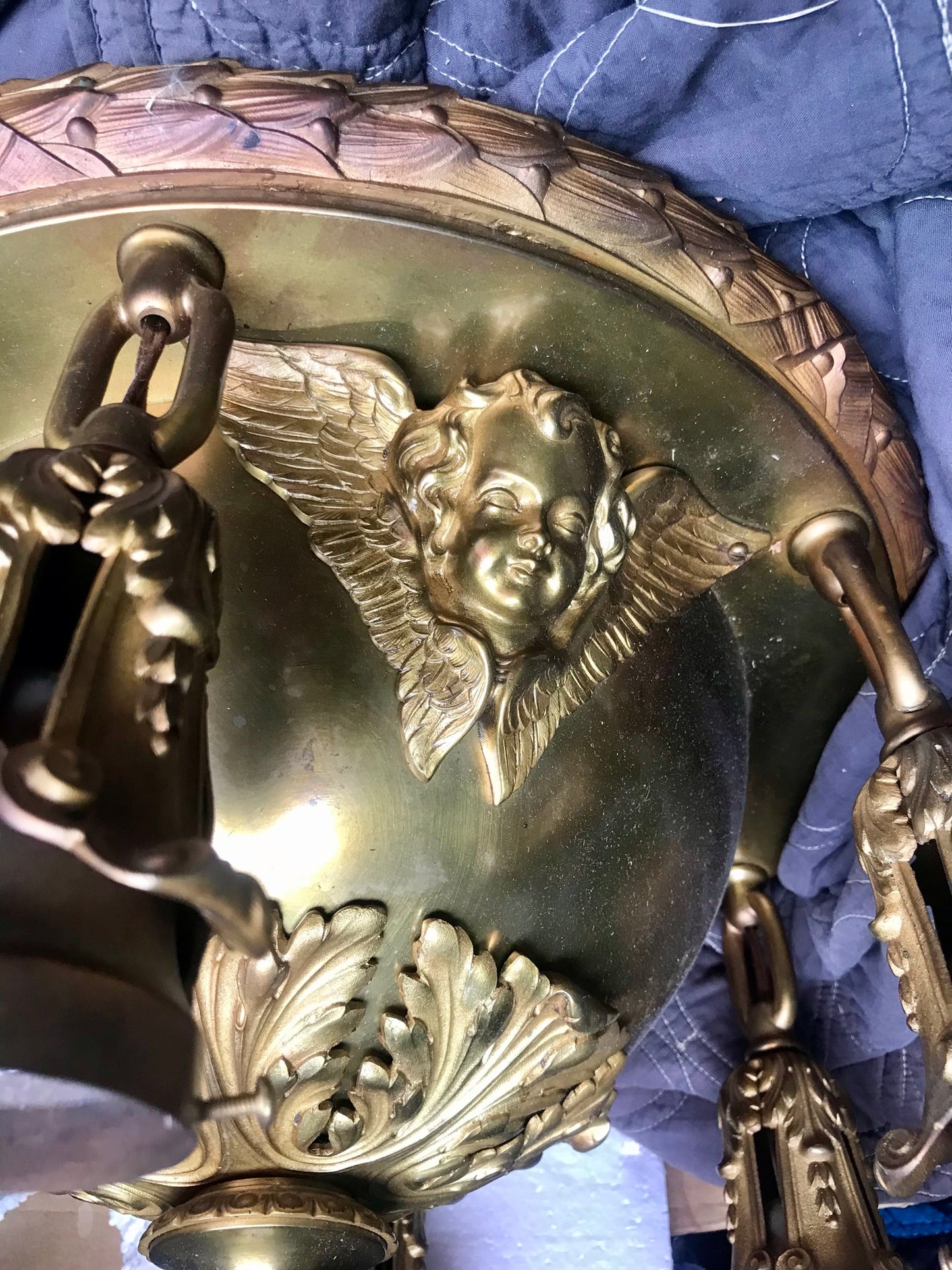 LARGE BRASS HANGING ANTIQUE LIGHT FIXTURE WITH CHERUB HEADS