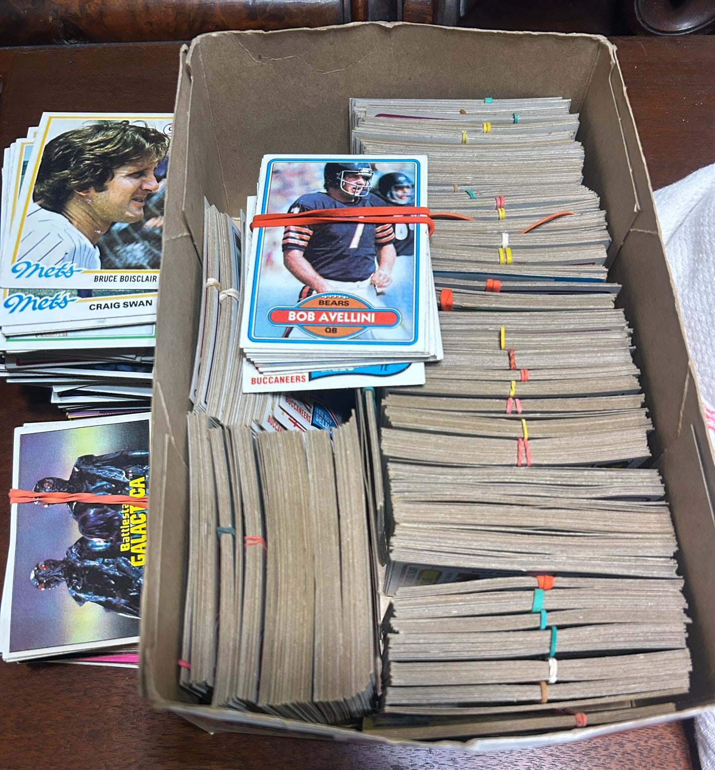 LARGE GROUP OF BASEBALL CARDS MINT CONDITION 1980'S TO 1990
