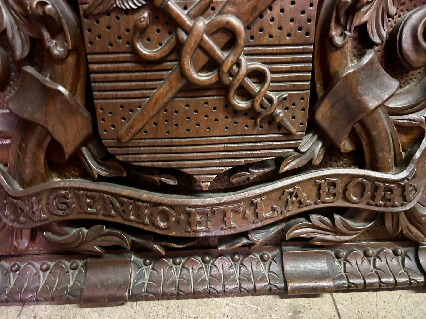 ANTIQUE CARVED WOOD COAT OF ARMS