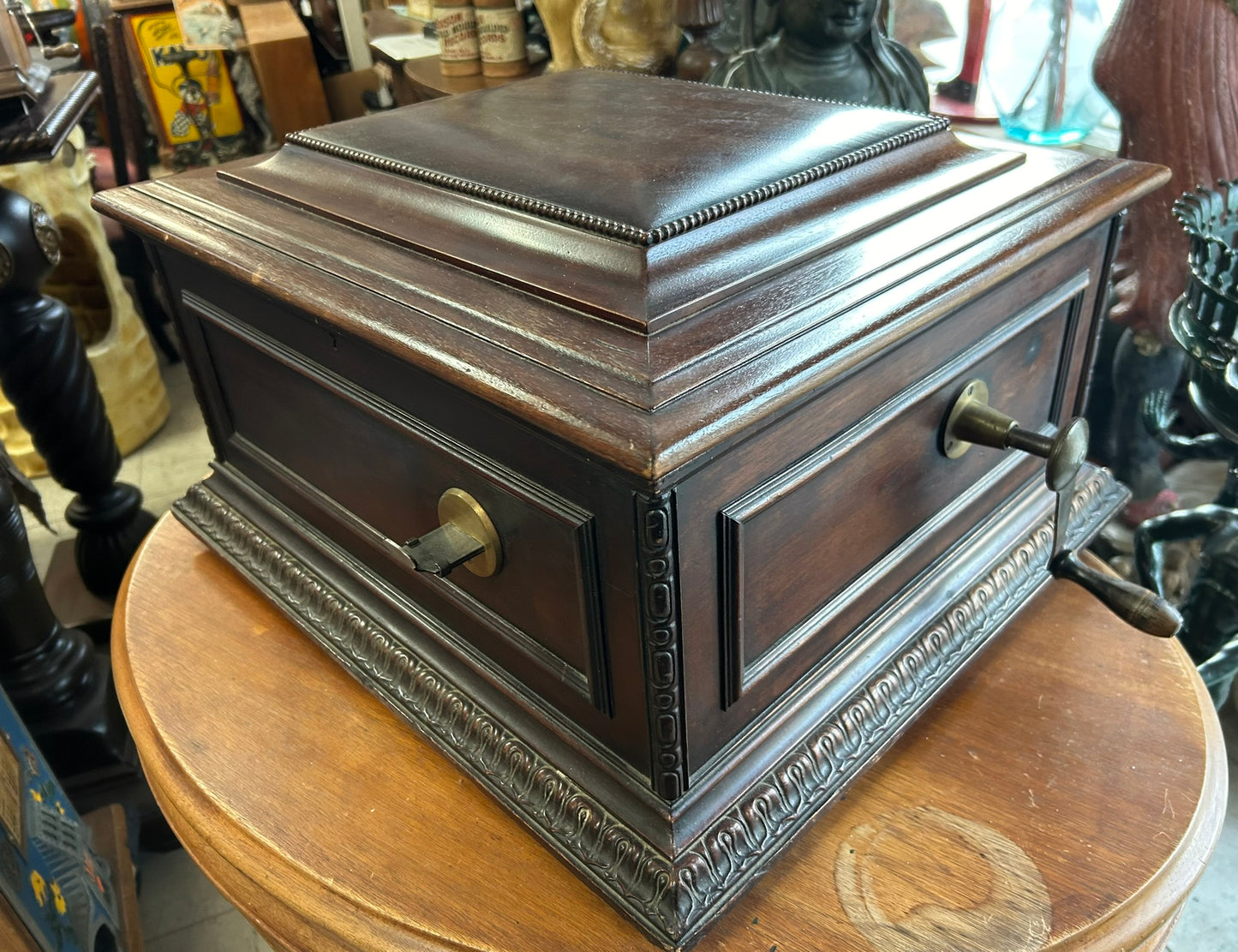 REGINA COIN OPERATED DISC MUSIC BOX