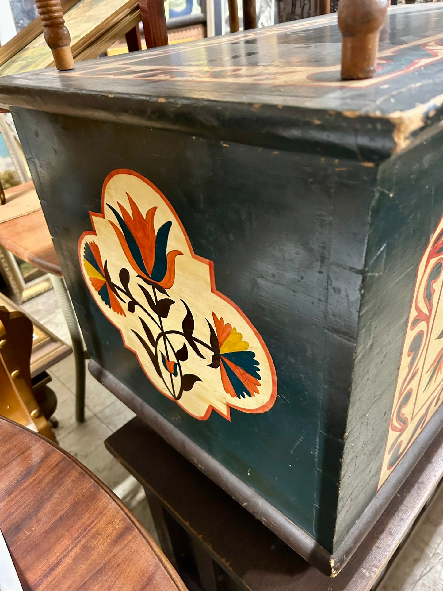 PENNSYLVANIA STYLE PAINT DECORATED EARLY WOODEN CHEST