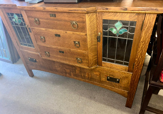 ARTS AND CRAFTS OAK MISSION SIDEBOARD WITH LEADED GLASS DOORS