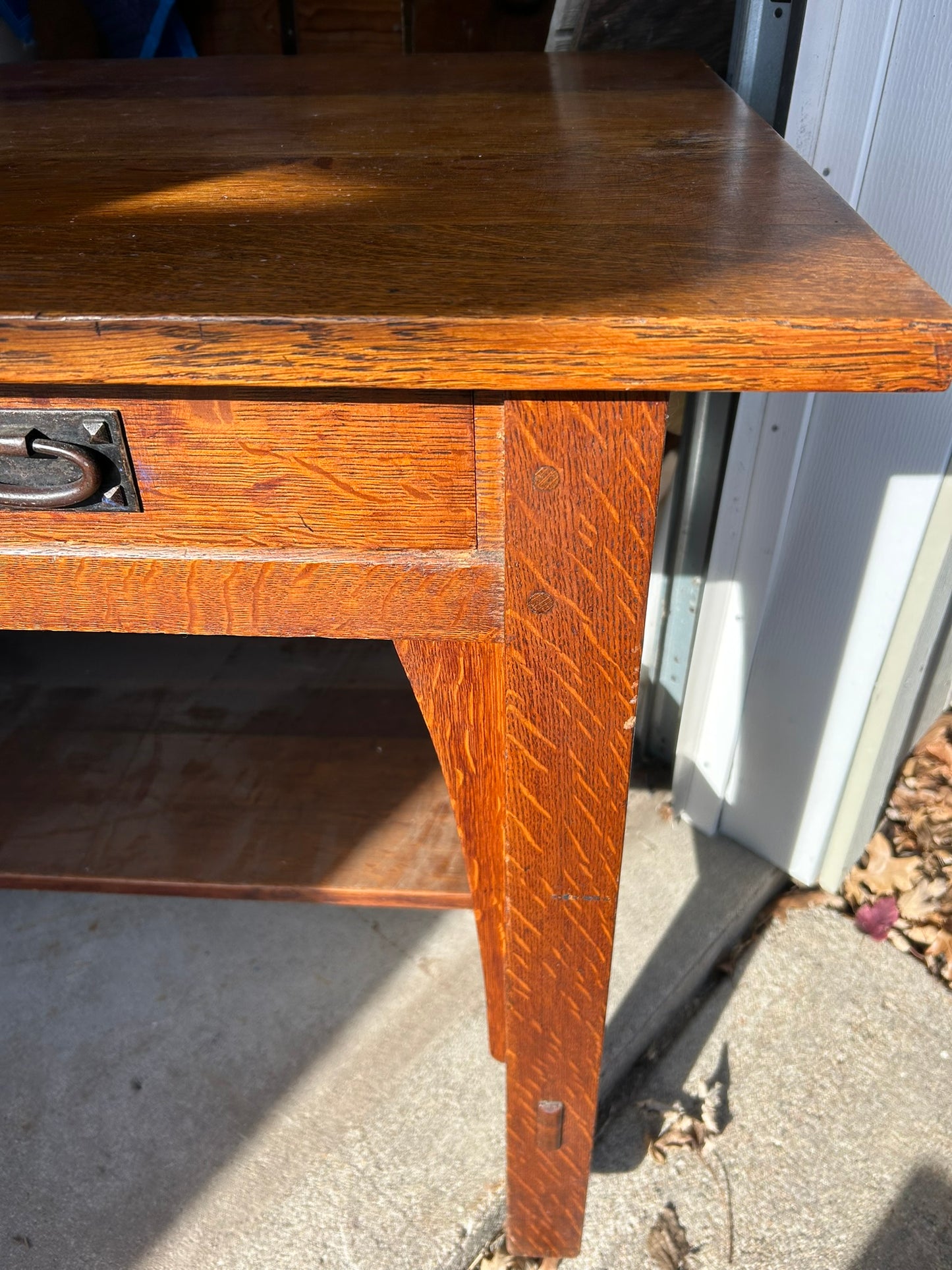 STICKLEY ARTS AND CRAFTS OAK DESK