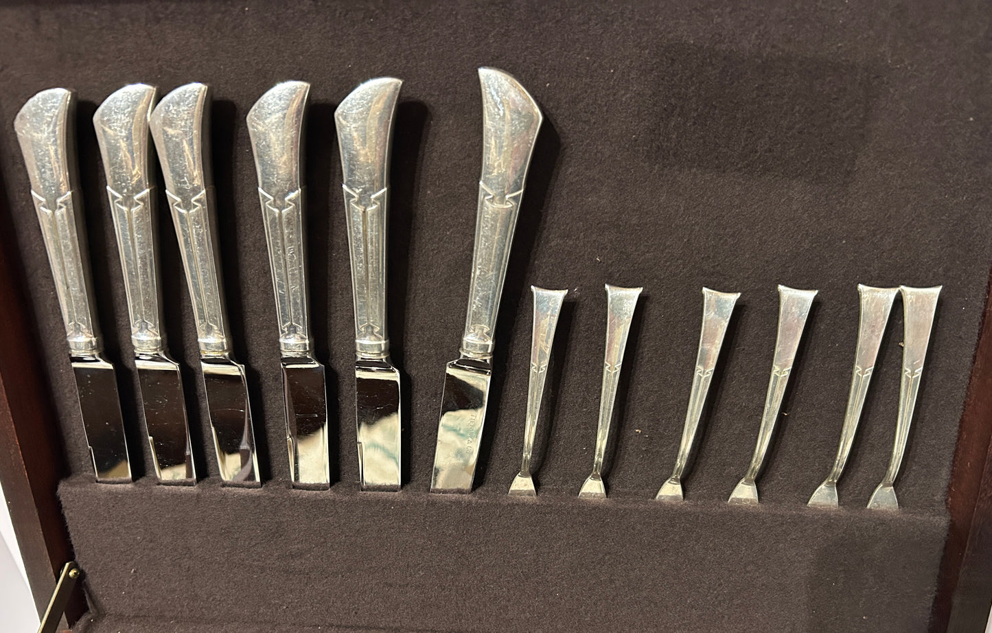 TIFFANY STERLING LINENFOLD PATTERN FLATWARE SET