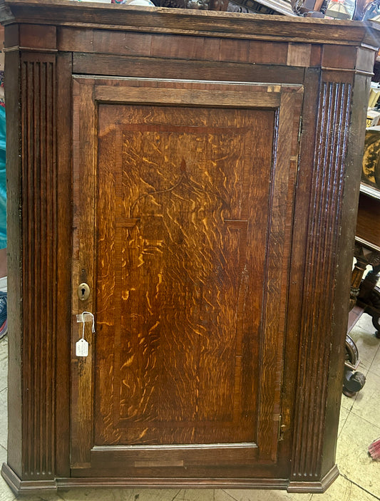 1800's OAK HANGING CORNER CUPBOARD WITH PAINTED INSIDES