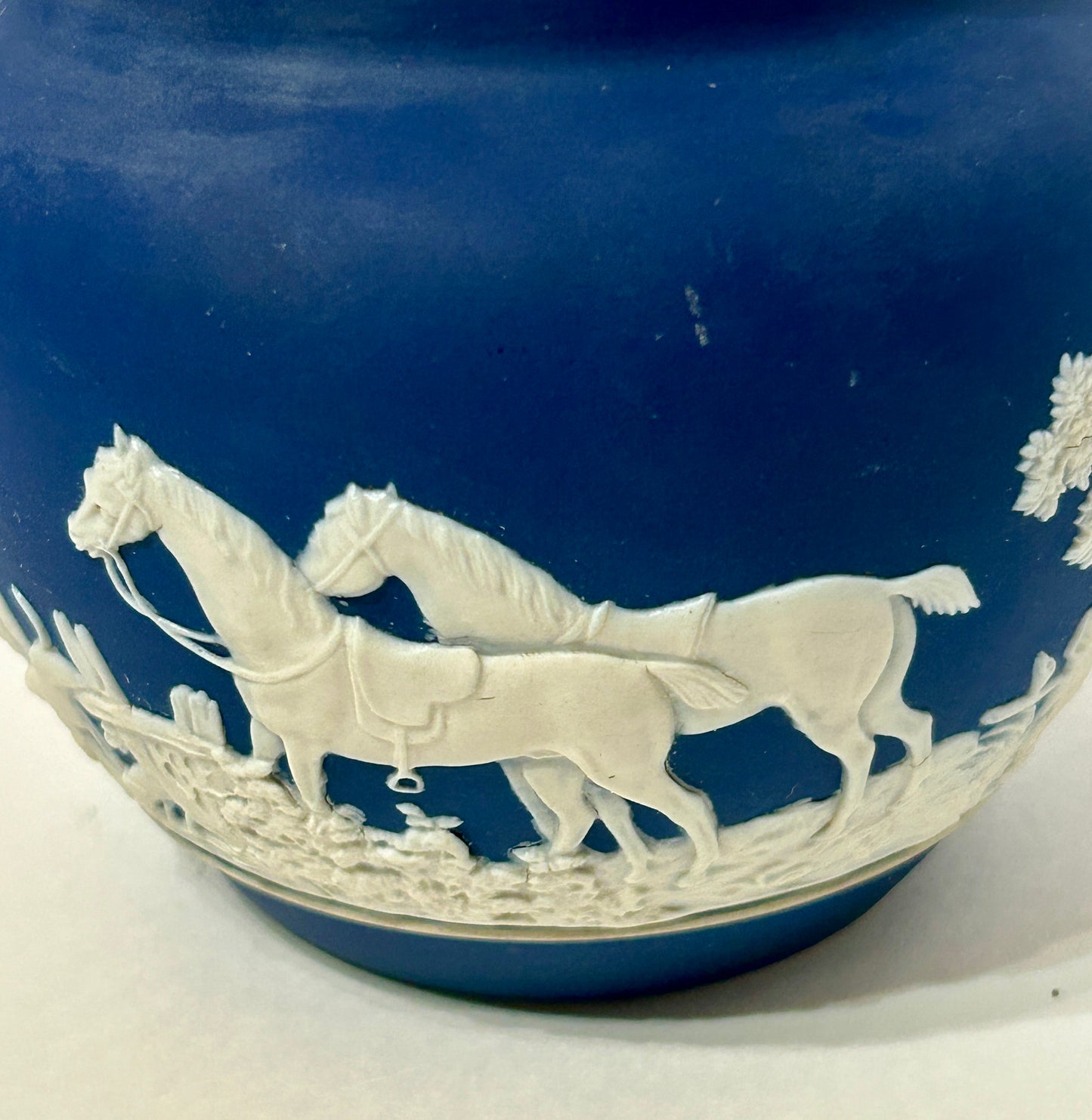 ANTIQUE ADAMS JASPER WARE BLUE AND WHITE JAR WITH HORSES SCENE