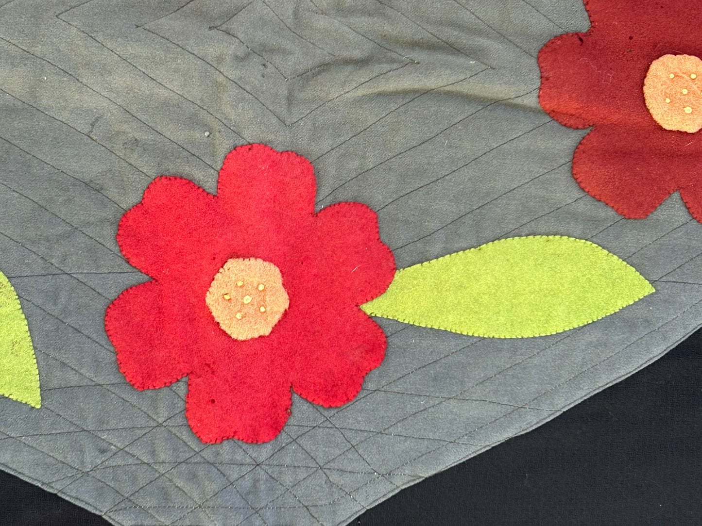 FOLK ART APPLIED FELT FLOWERS RUG ANTIQUE