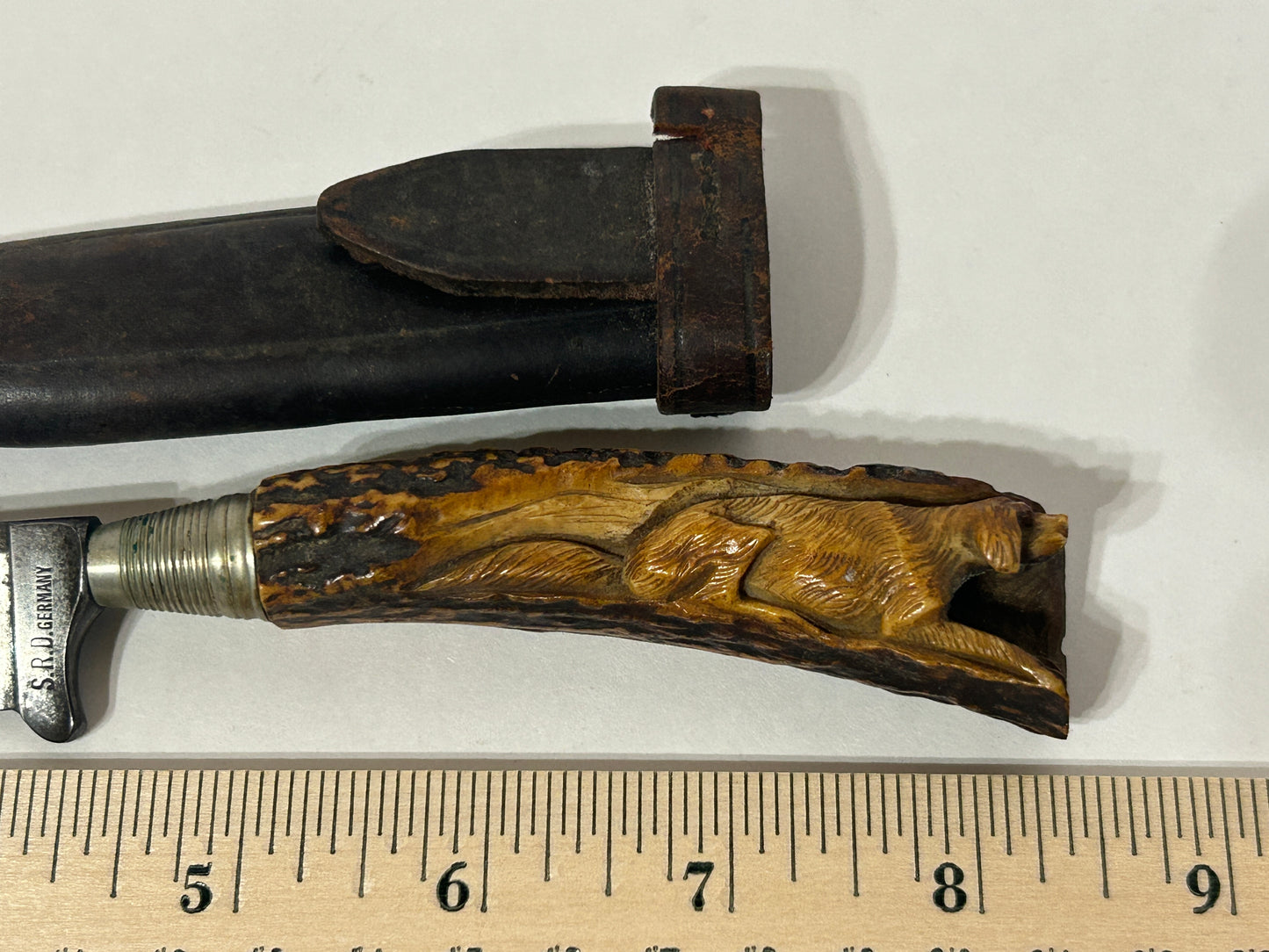 S. R. DROESCHER GERMANY KNIFE WITH CARVED ANTLER HORN FIGURAL DOG HANDLE