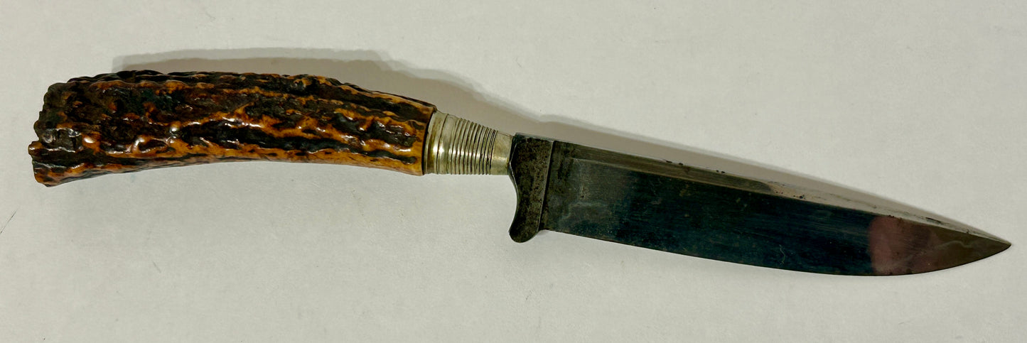 S. R. DROESCHER GERMANY KNIFE WITH CARVED ANTLER HORN FIGURAL DOG HANDLE