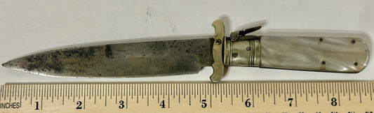 FOLDING KNIFE EARLY MOTHER OF PEARL HANDLE