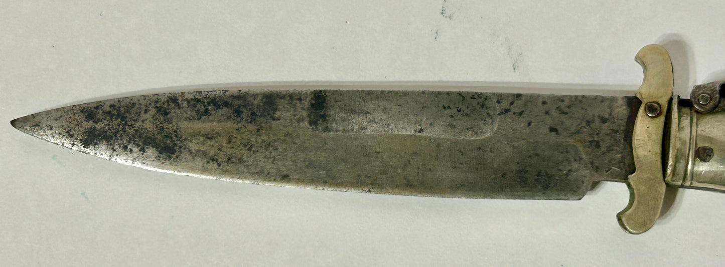 FOLDING KNIFE EARLY MOTHER OF PEARL HANDLE