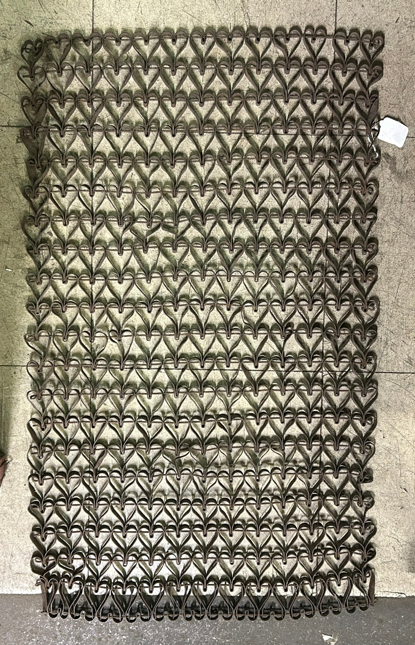 IRON ANTIQUE SCRAPER MAT WITH HEART DESIGNS