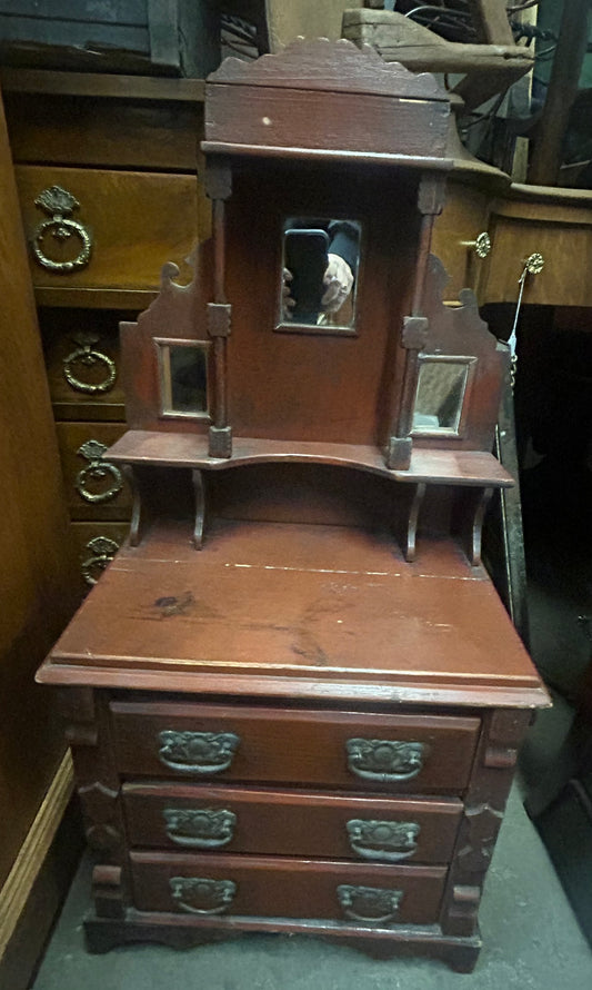 CHILDS RED PAINTED ANTIQUE SMALL DRESSER