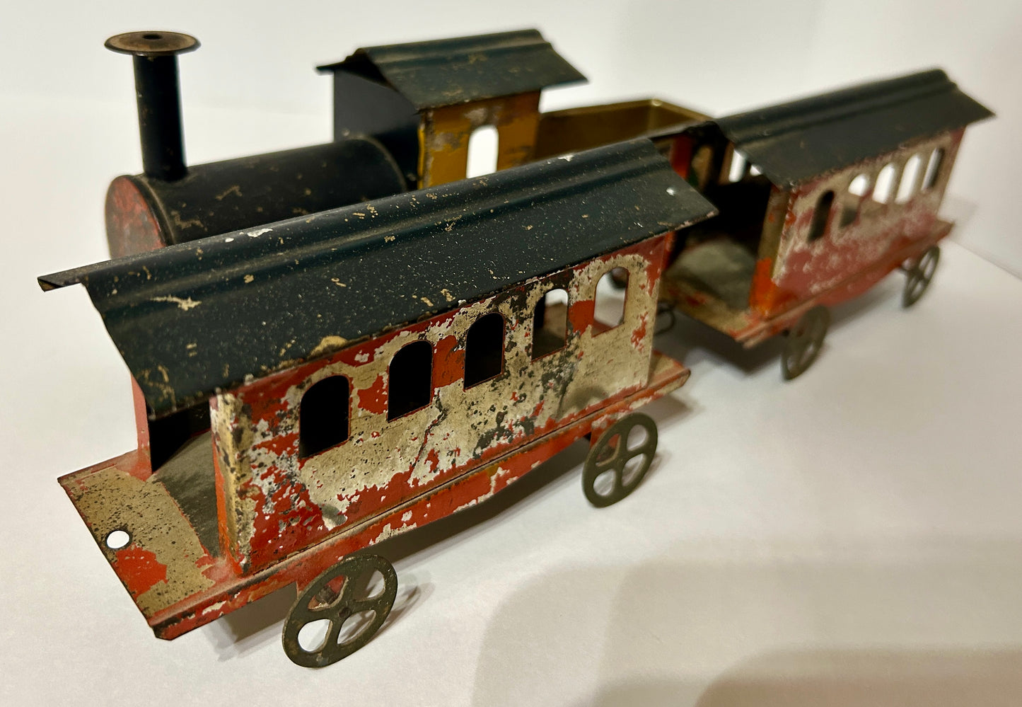 EARLY AMERICAN TIN TOY TRAIN SET