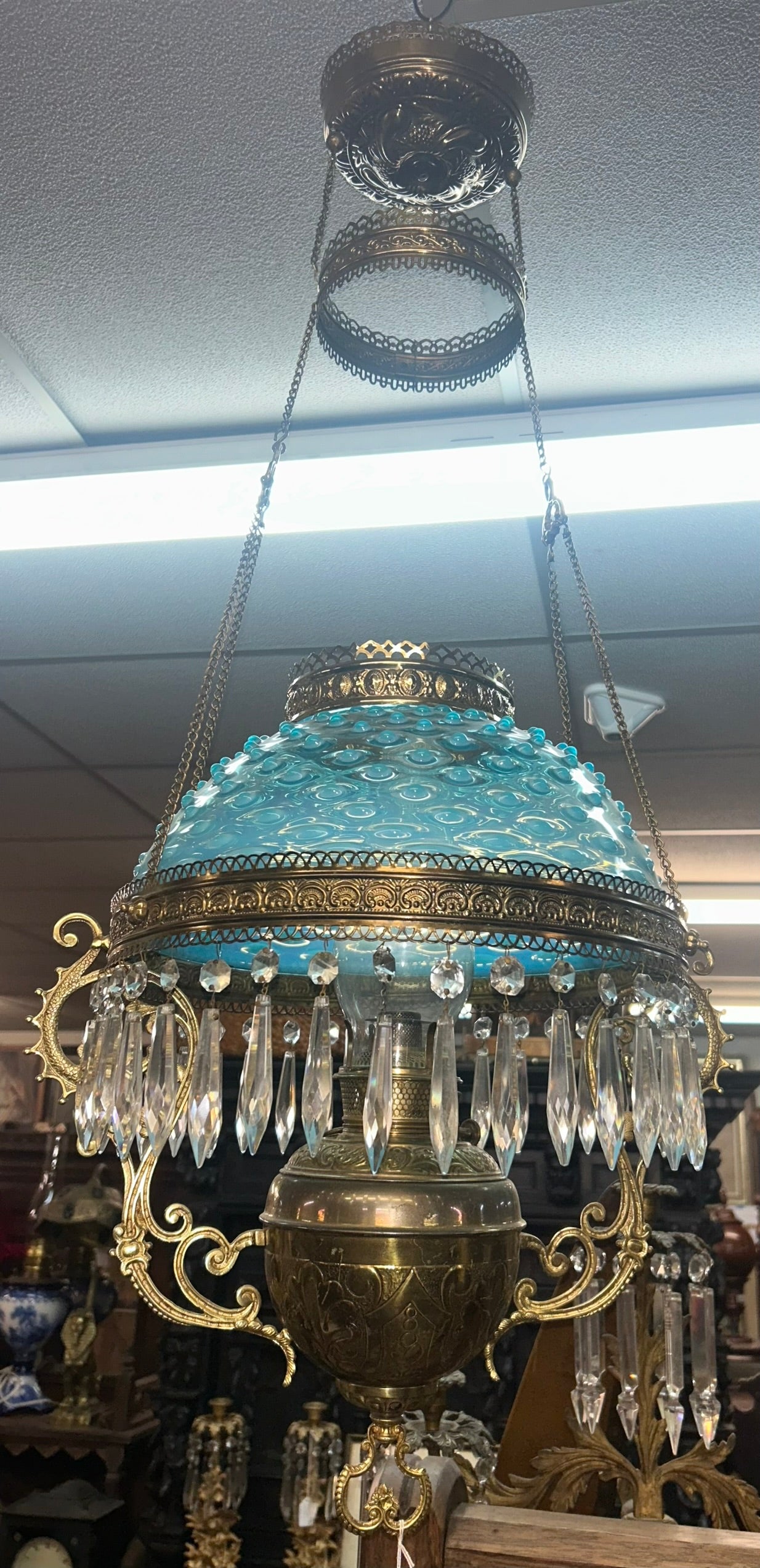 ANTIQUE BLUE OPAL HOBNAIL HANGING KEROSENE LIBRARY LAMP