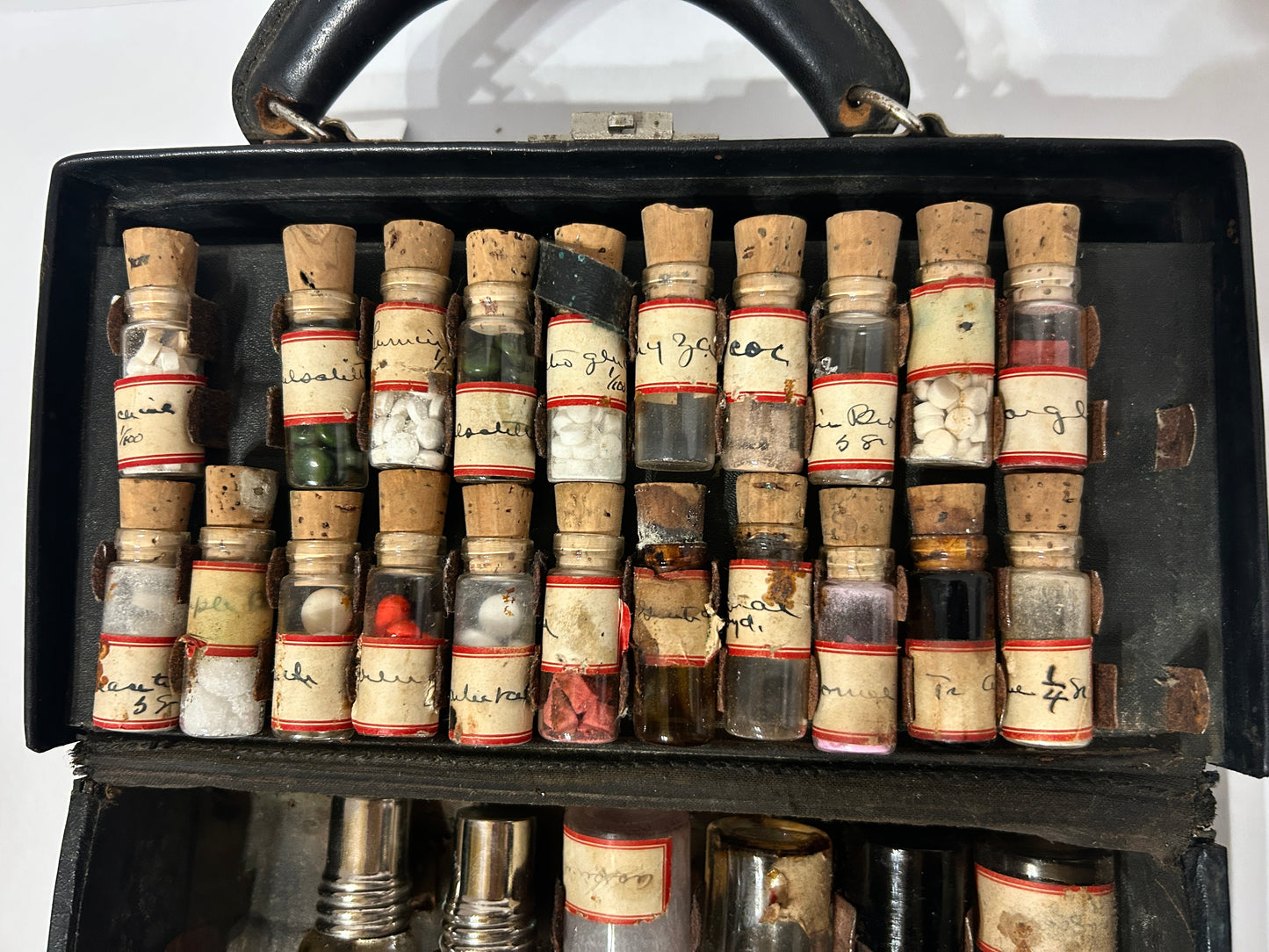 ANTIQUE DOCTORS MEDICINE KIT