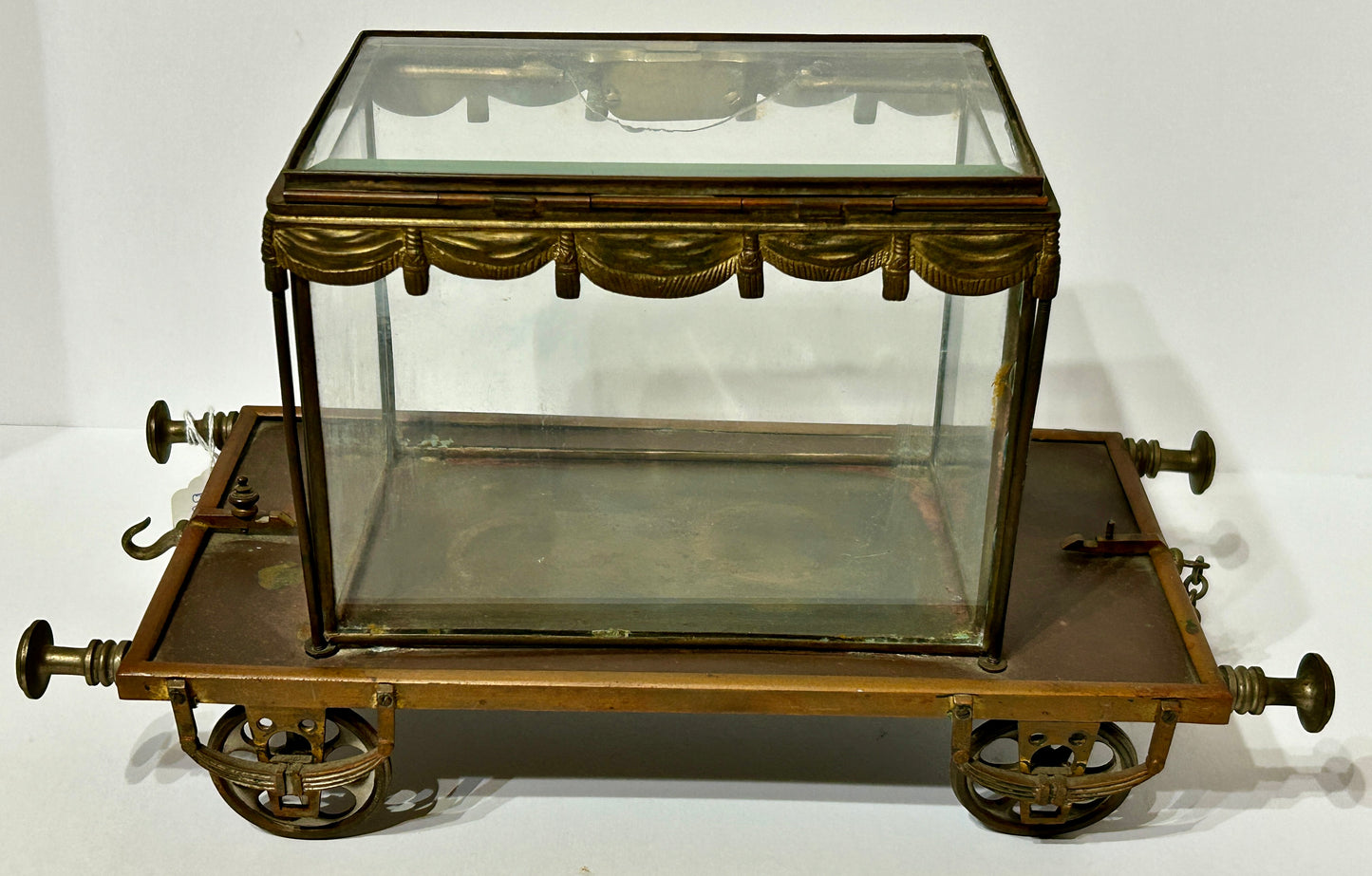 ANTIQUE CIGAR HUMIDOR ? SHAPED LIKE RAILROAD CAR