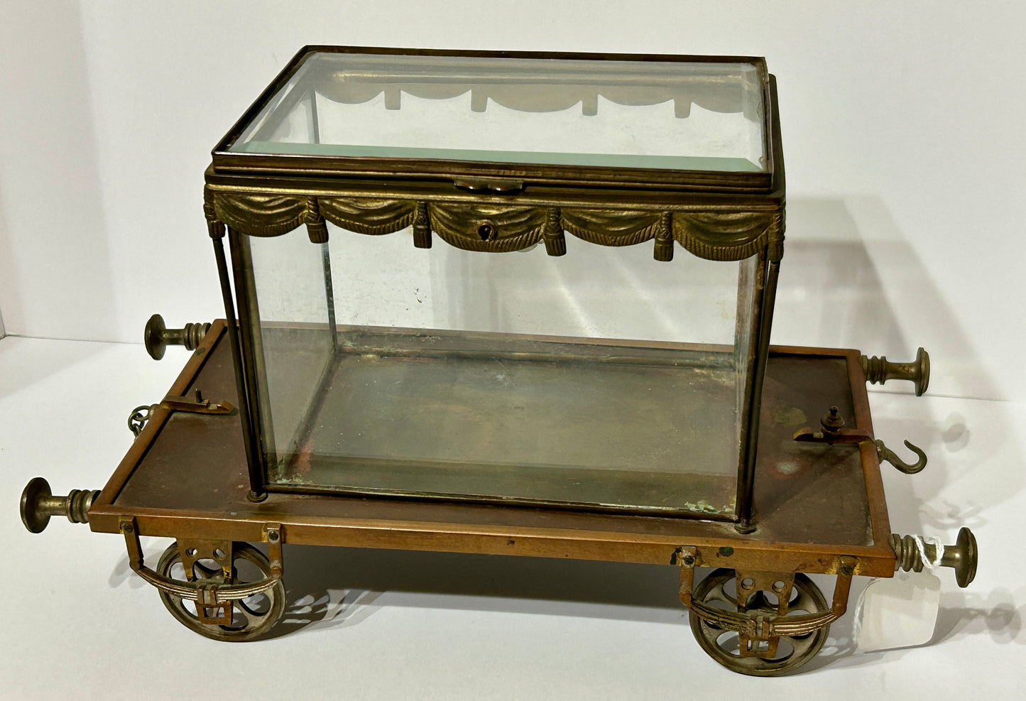 ANTIQUE CIGAR HUMIDOR ? SHAPED LIKE RAILROAD CAR