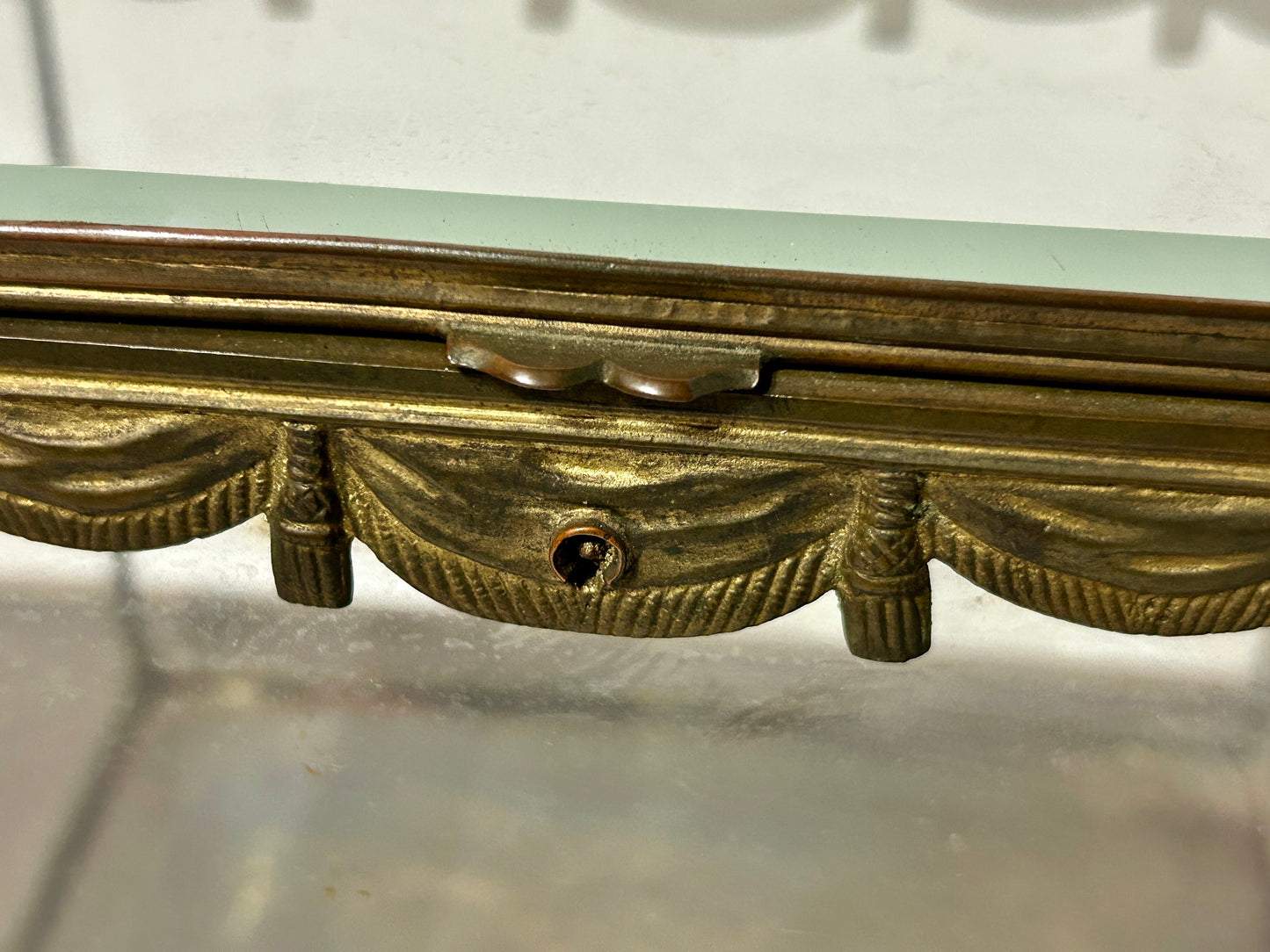 ANTIQUE CIGAR HUMIDOR ? SHAPED LIKE RAILROAD CAR